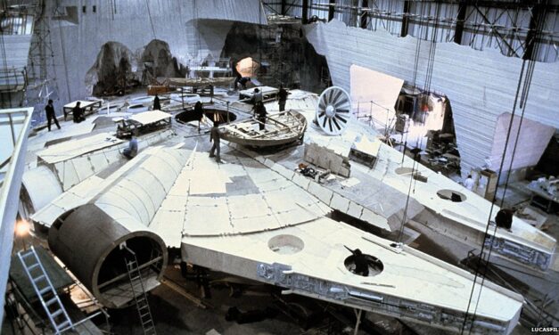 Újabb Star Wars forgatási fotók – Millenium Falconnal és X-szárnyúval