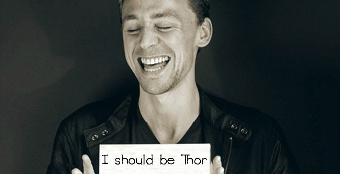A nap képe: Így néz ki a félmeztelen, szőke Tom Hiddleston Thor szerepében