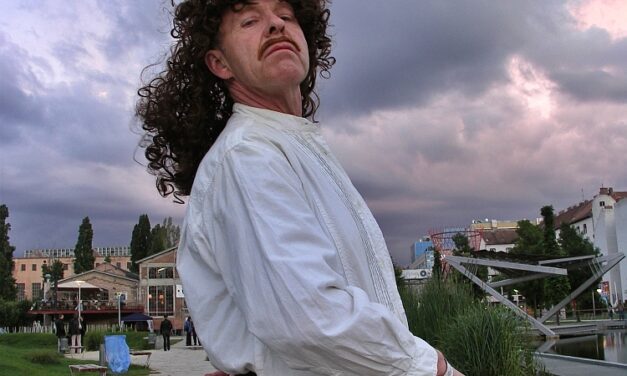 Ian Watson a halhatatlanok útjára lépett